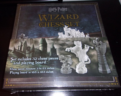 Harry Potter Wizard Chess Set by Noble Collection Brand NEW Unopened!