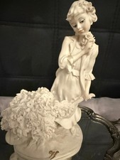 Giuseppe Armani 1988 Girl with Wheelbarrow Bisque Porcelain Figurine Florence