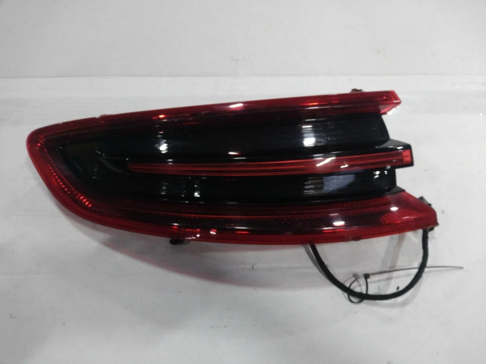 Conjunto de luz trasera izquierda Porsche Macan 2015 negro fabricante de equipos originales usado 273072 103 k millas Foto 2 de 4