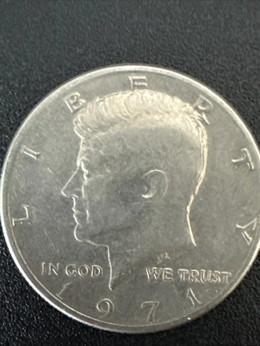 Ultra Rare! Kennedy 1971 half dollar! Pristine condition! NO MINT