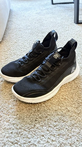 Size 10 - Under Armour Curry 8 Flow