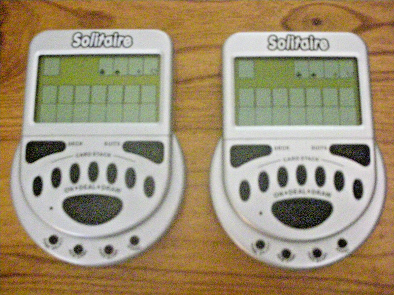 ONE (1) Big Mega Screen Solitaire Classic Electronic Handheld Game Works