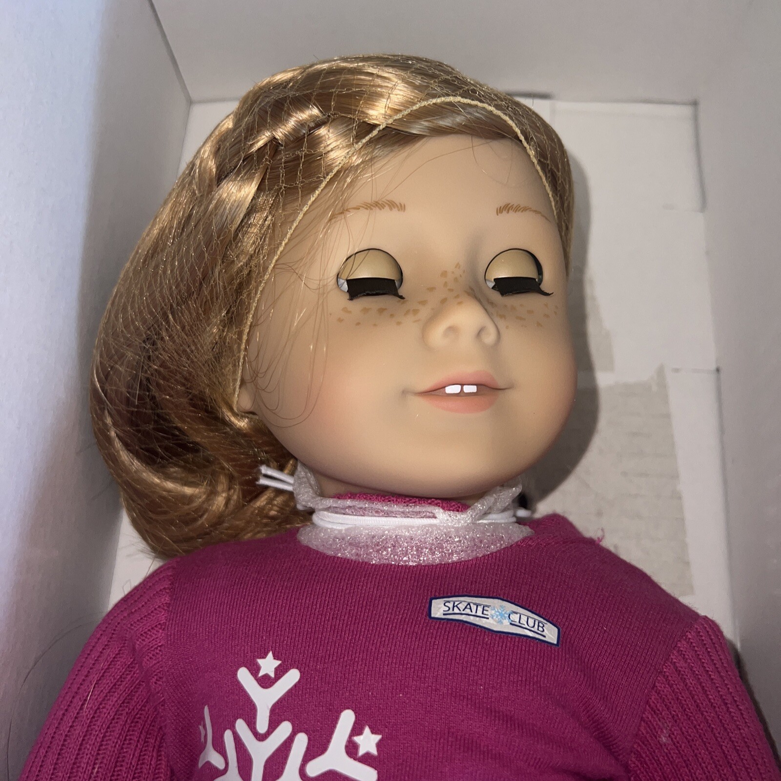 NEW IN BOX American Girl Doll Retired MIA 2008 Girl of the Year Skating
