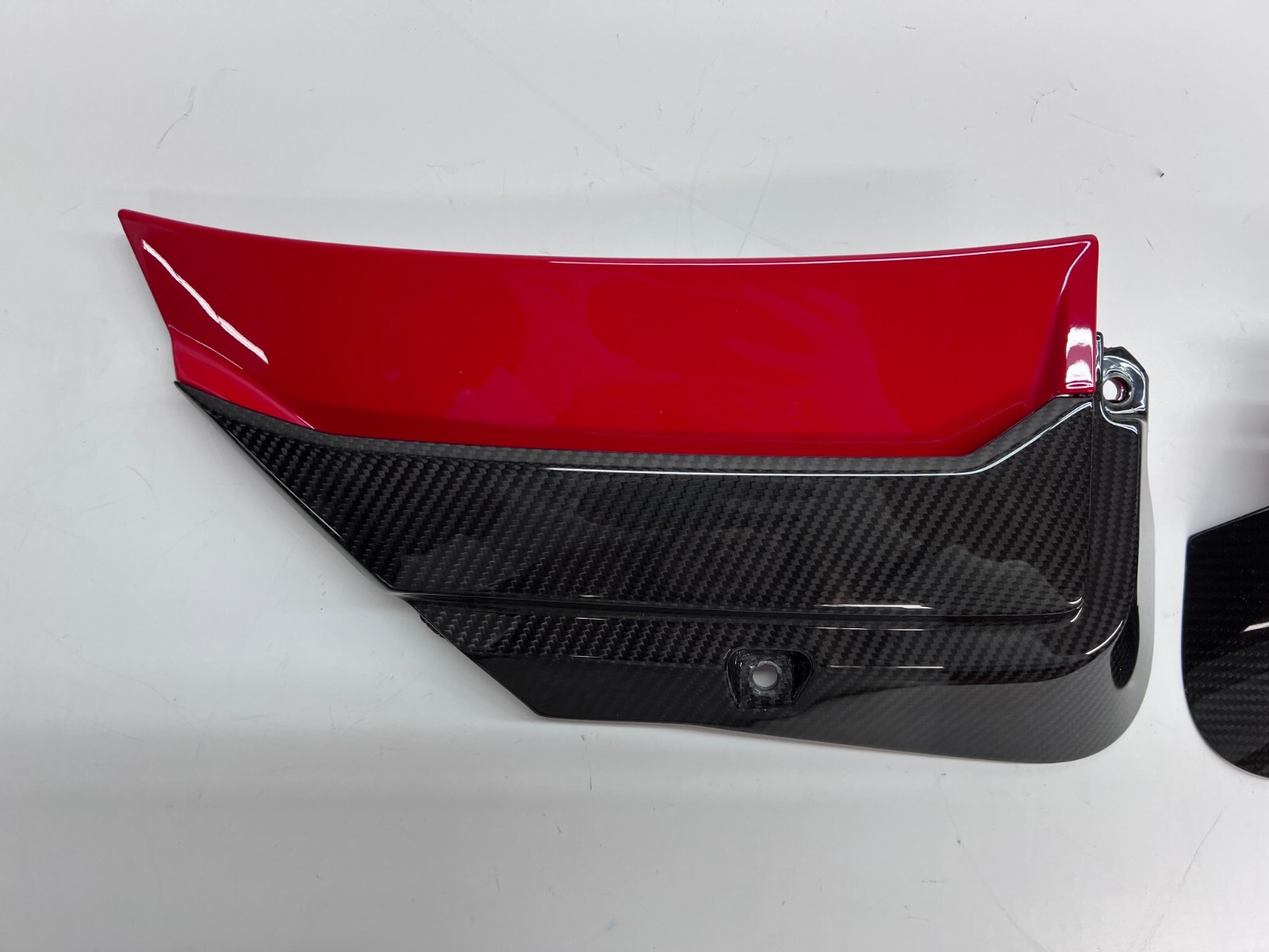 LAMBORGHINI AVENTADOR CARBON FIBER FRONT EYELID SET OEM 470853510BG 470853509BG