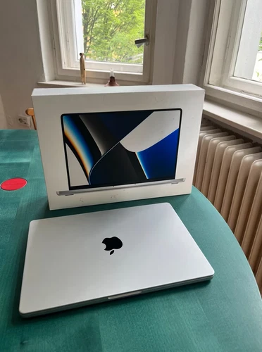 Apple MacBook Pro 14 Zoll (516GB SSD, M1 Pro, 16GB) Laptop - Silber