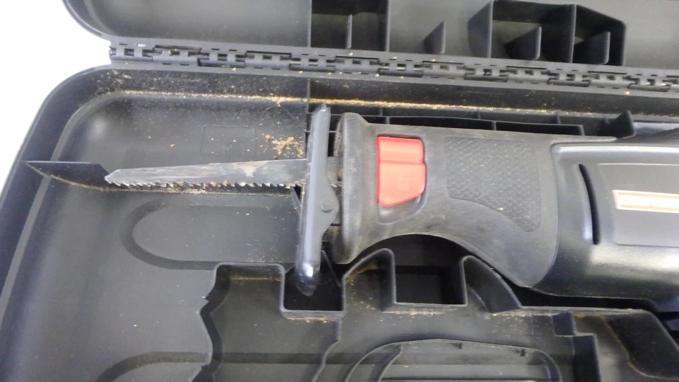 Craftsman 14.4V Reciprocating Saw 909.23121 (tool only) Working - Image 2 of 4