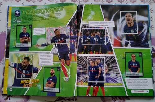 Promo Album Collection Au Plus Près Des Bleus chez Intermarché Hyper