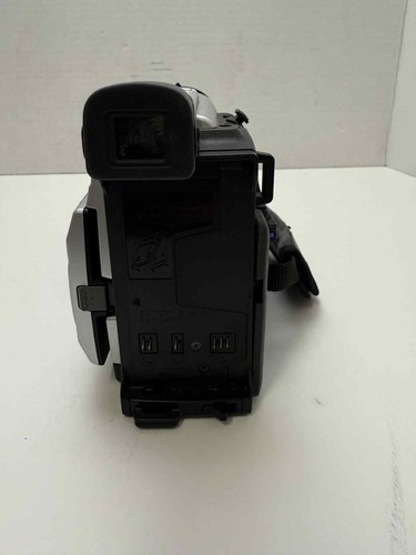 JVC GR-AXM18U Silver VHS Camcorder with Charger, No Battery and Charger - Picture 6 of 7