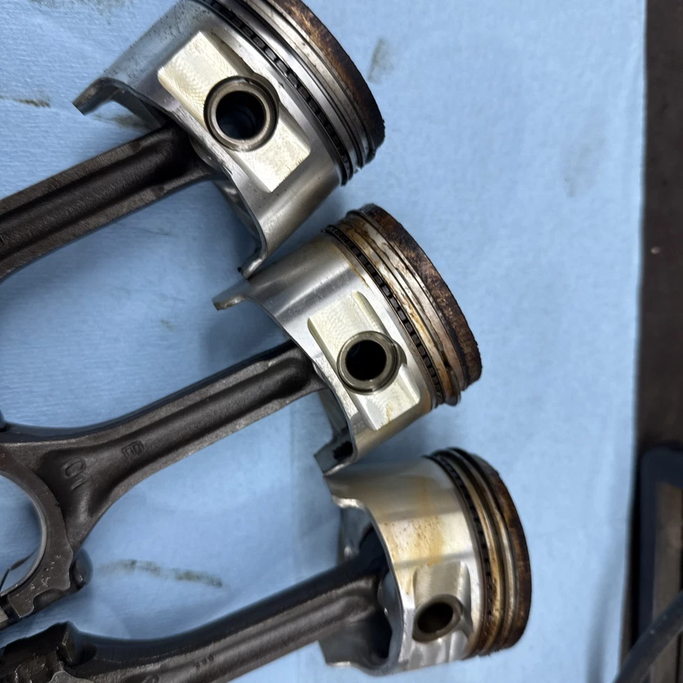 Cushman Truckster Daihatsu 327 1996 motor 898632B pistones de motor varillas con Foto 3 de 4