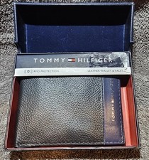Tommy Hilfiger Men's Premium Leather Double Billfold Passcase Rfid Wallet Navy