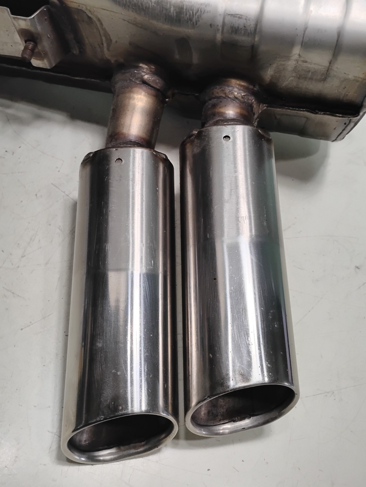 Maserati 4200 Engine Exhaust Muffler Silencer_184816_Rear Left Side_GENUINE OE