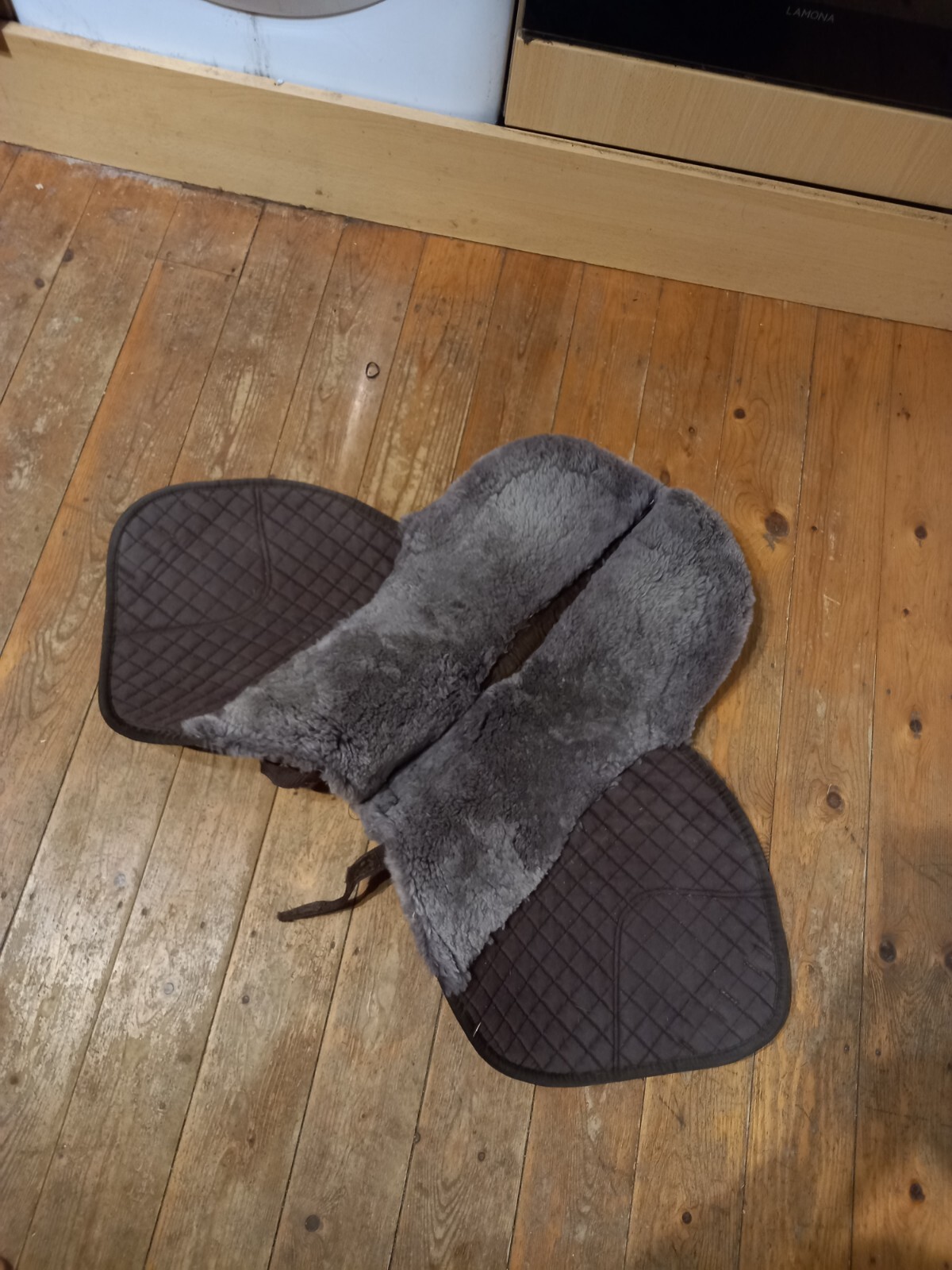 Le Mieux Half Lined Merino Sheepskin CC Large Numnah Saddle Pad Brown