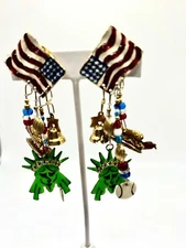 Fabulous Vtg Lunch At The Ritz  Patriotic Earrings. Great For 4th Of July