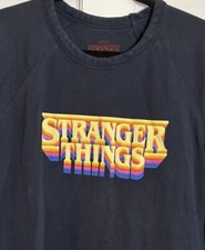 Stranger Things Experience Pullover L Sweatshirt Large Navy Blue Logo Crewneck