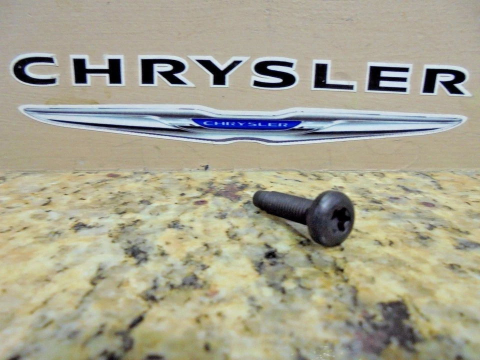 11-24 Jeep Wrangler 05-11 Dodge Dakota Cerradura Puerta Trasera Tornillo Fábrica Mopar Foto 2 de 4