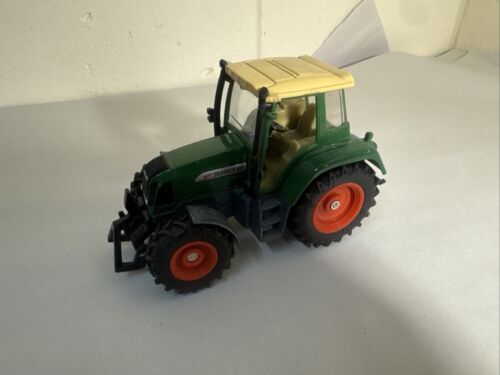 Siku 2968 Fendt Farmer 411 Vario Tractor Model 1:32 Scale Die Cast Farm Series - Picture 4 of 9