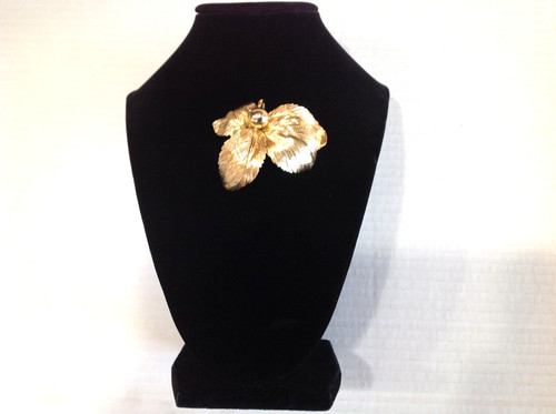 Valenza Gold Tone 3D Floral Leaf Brooch - Vintage