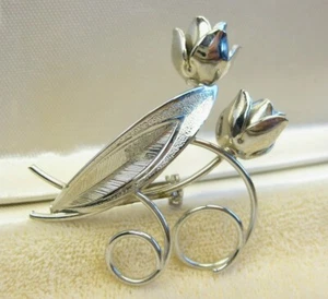 Wonderful Polished Vintage Silver Tone Floral Tulip Flower Leaf Pin Brooch