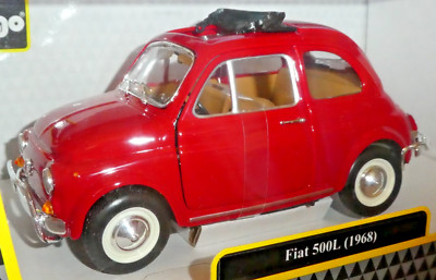 Fiat 500L in rotem Schiebedach Burago Spielzeug Modell 3+ Neuausgabe.1:24.