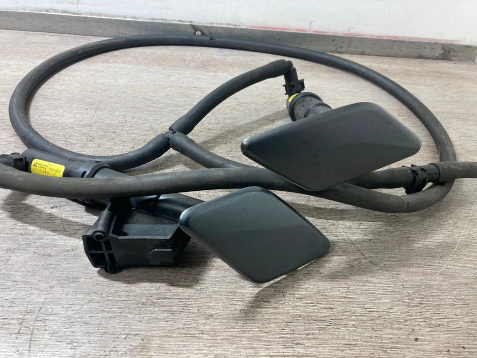 2009 VOLVO S40 HEADLIGHTS WASHER JET SPRAY NOZZLES WITH PIPE - Image 2 of 4