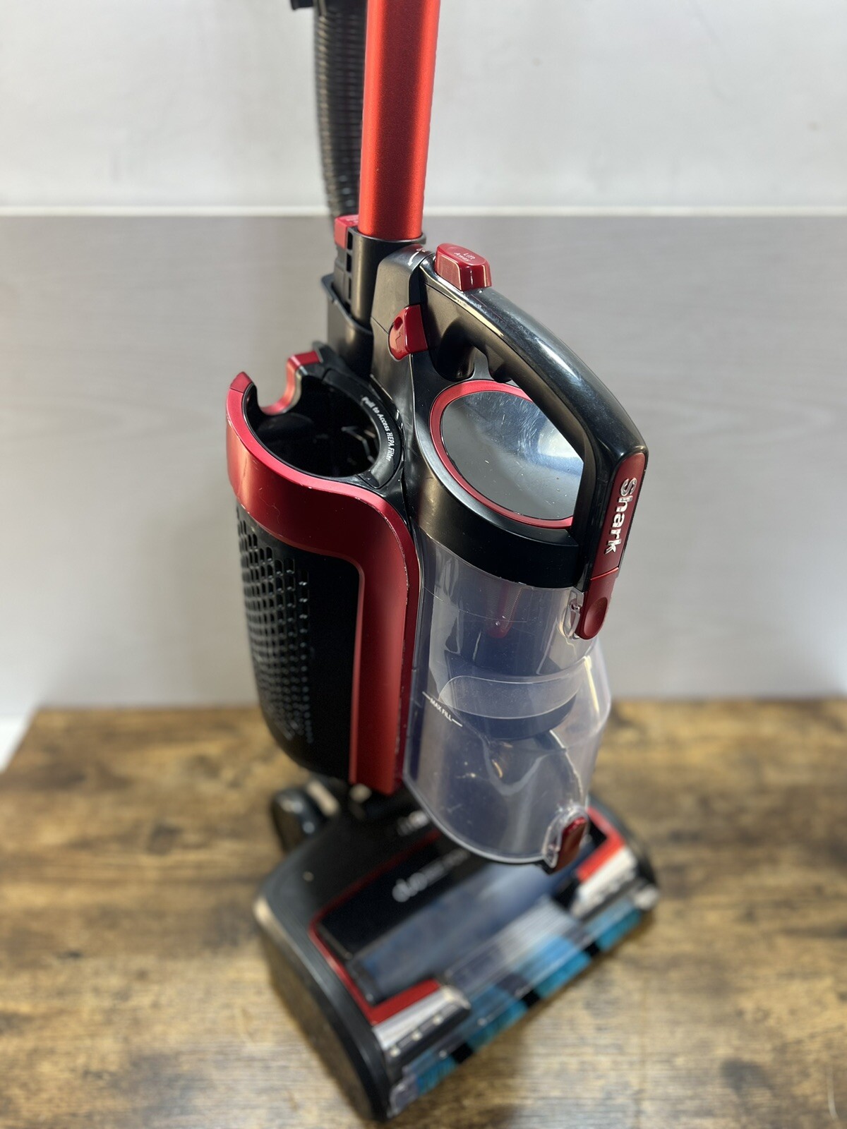 Shark Cordless Upright Vacuum, AntiHair Wrap [ICZ300UK] *FAULTY