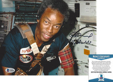 GUION BLUFORD NASA SPACE ASTRONAUT SIGNED 8x10 PHOTO CHALLENGER BECKETT COA BAS