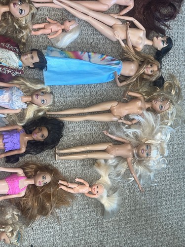 Huge Lot Of Barbie Dolls Ken Doll Clothes And Accessories Vintage - Picture 3 of 24