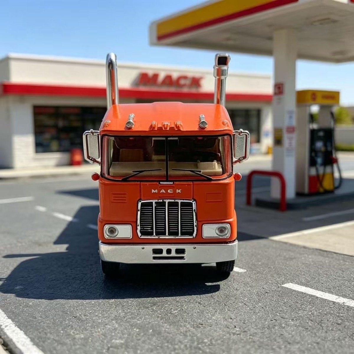 Top Self Replicas 1:64 Scale Mack F700 Semi Tractor Trucks Diecast