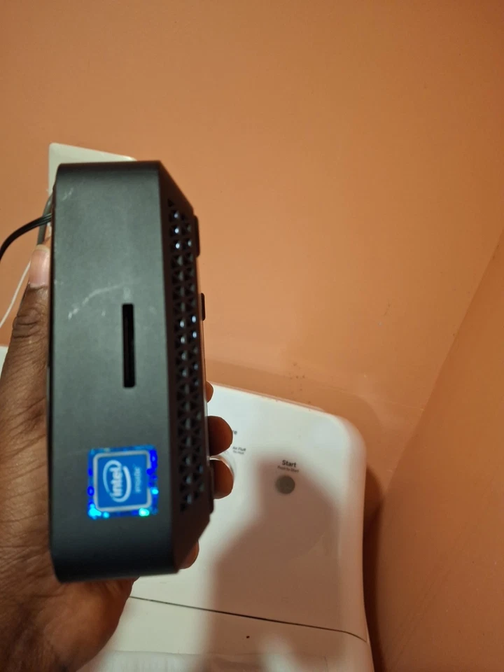 Dell Micro D12U Intel Celeron J1800 2.41GHz 2GB RAM 32GB SSD Windows 10 Home - Image 4 of 4