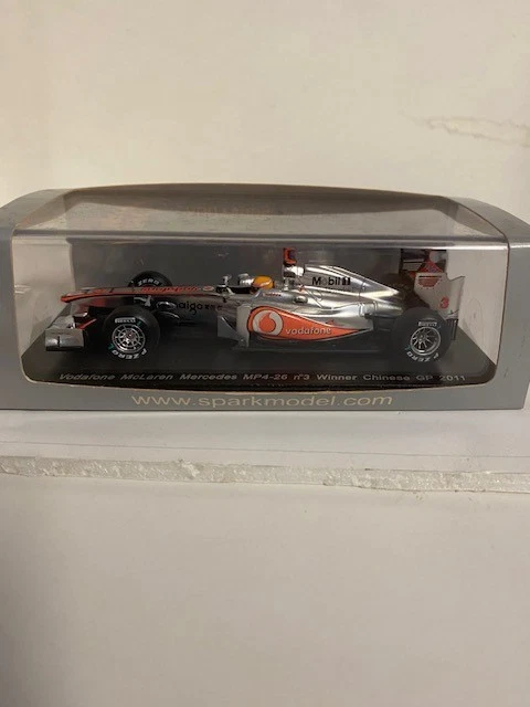  McLAREN MERCEDES MP4-26 GP  2011 WINNER CHINESE  L.HAMILTON 1/43 SPARK - Immagine 2 di 4