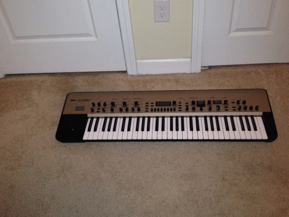 Korg Kingkorg Analog Modeling Synthesizer Silver - Image 3 of 4