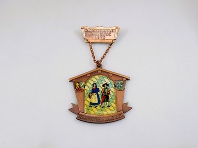 Vintage 1976 German Wandertag Medal Markt Kastl Bavarian Folk Attire Pin
