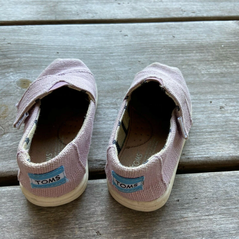 Toms 女孩鞋 5 码浅薰衣草 Periwinkle 一脚蹬 — 第 3/4 张图片