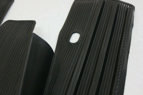 VESPA PX PE T5 LML XE COMPLETE BLACK RUBBER FLOOR MAT STRIP TYPE . BRAND NEW AEs - Foto 2 di 2