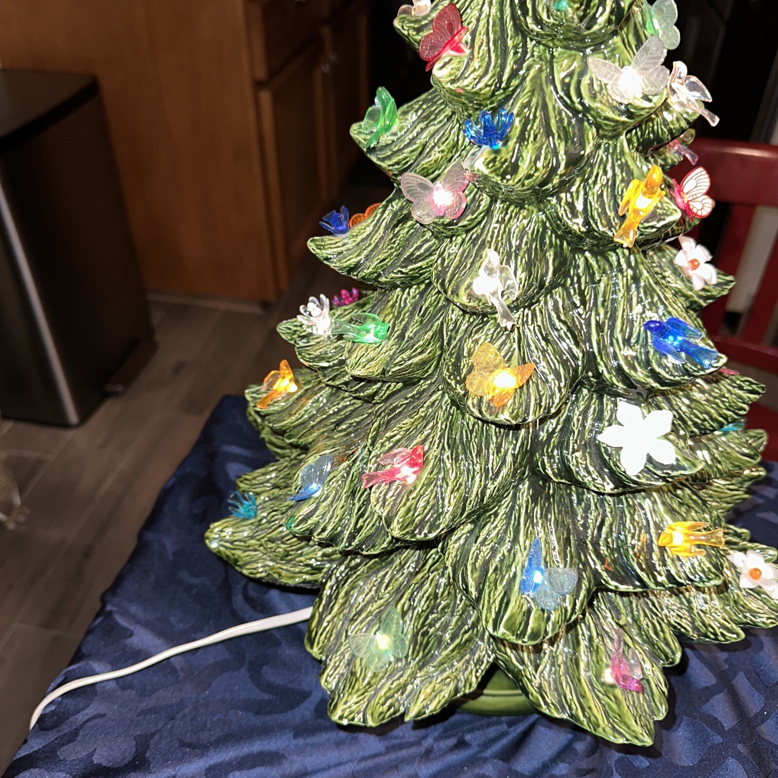 Vintage Nowell's Mold 18" Ceramic Lighted CHRISTMAS TREE W/Holly BASE 3