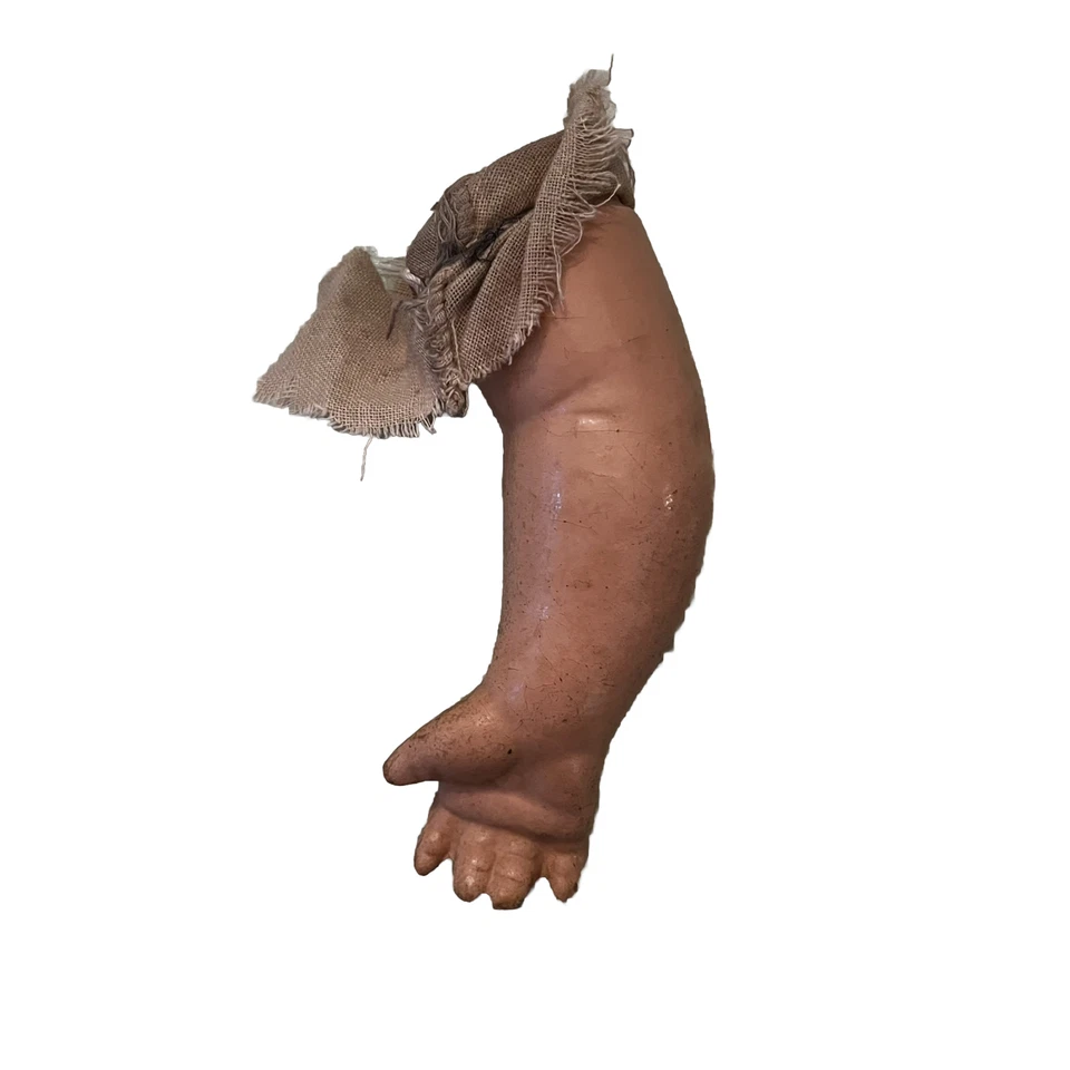 Brazo de muñeca de composición antigua vintage para cuerpo de tela de 20 pulgadas decoración de Halloween Foto 2 de 3