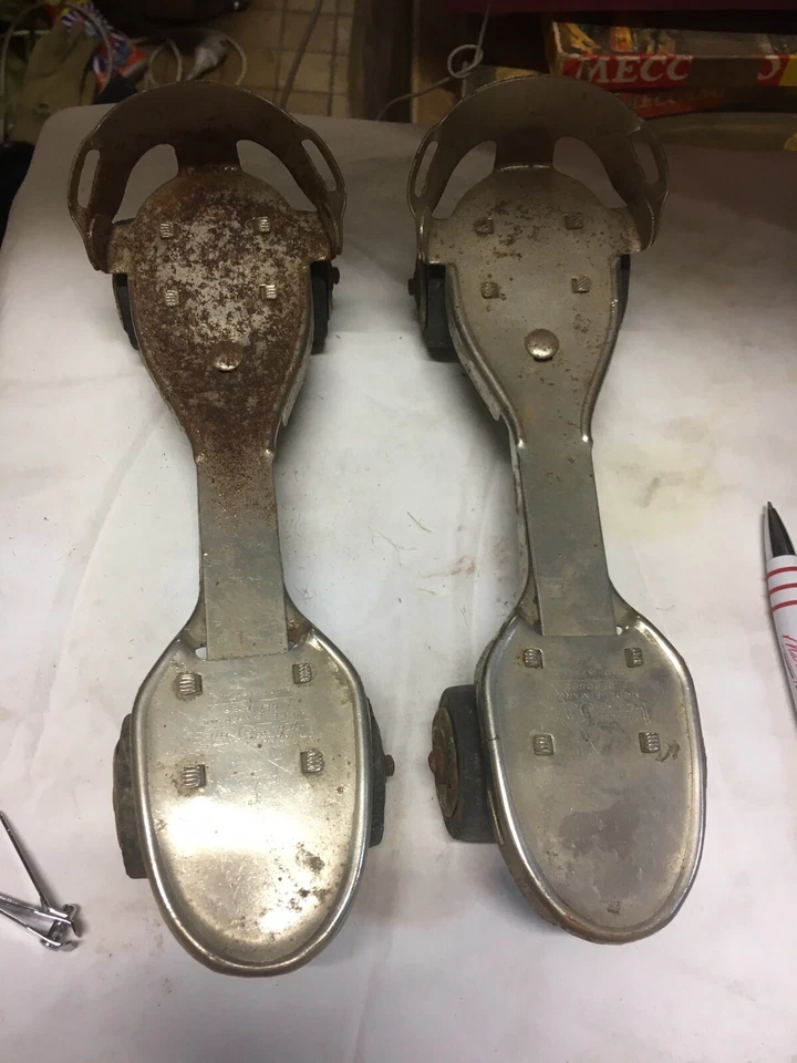 Ancien Patin A Roulette Vintage Marque Vitesse Made In France - Photo 2/4