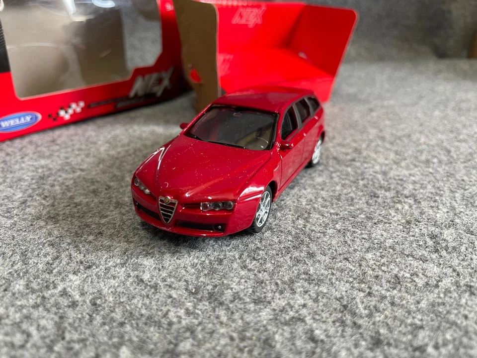 ALFA ROMEO ALFA 159 SPORTWAGON SCALA 1/43 modellino METALLO die cast WELLY NEX - Immagine 3 di 4