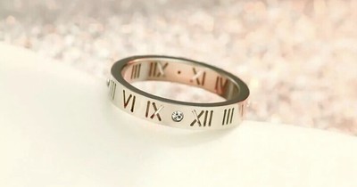 cartier ring roman numeral