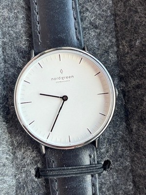 Nordgreen Damenuhr, kaum getragen mit Box und Papieren