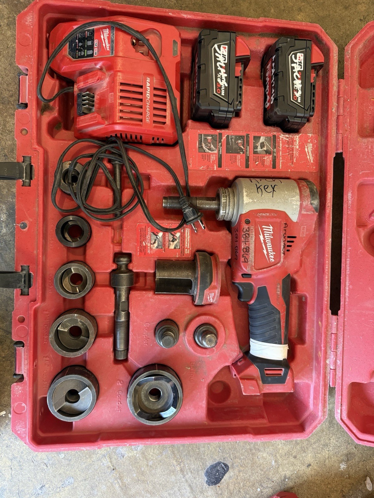 Milwaukee M18 FORCE LOGIC Hydraulic Knockout Punch Set w/ Di