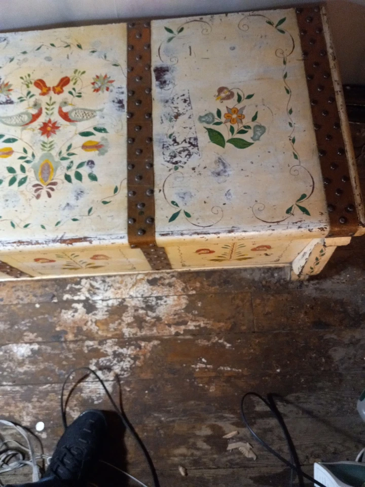 Cofre de boda Pennsylvania Ceder antiguo pintado amarillo cofre de almacenamiento 4x1,9 Foto 4 de 4