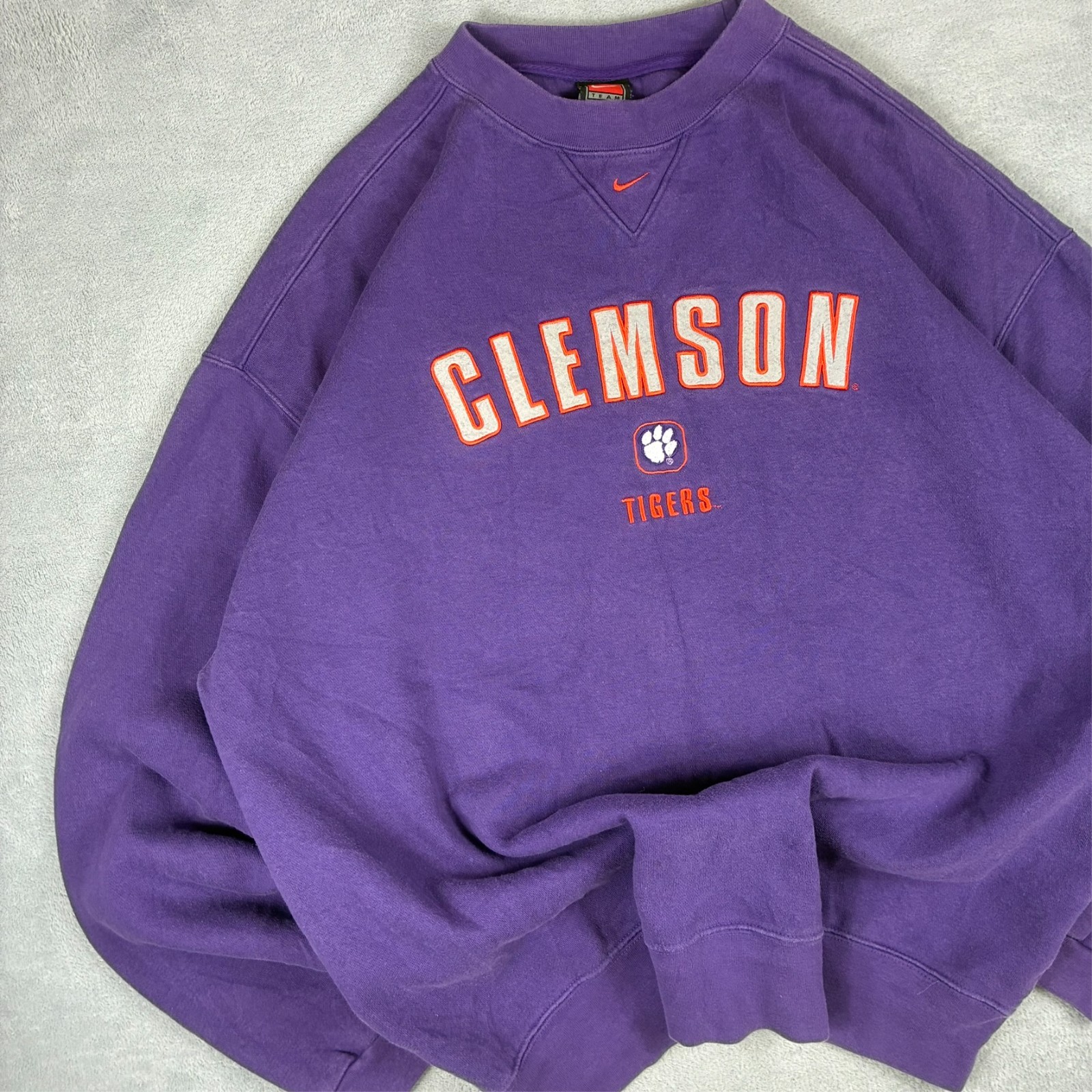 VTG Nike 90's Clemson Tigers NFL Mini Centre Swoosh Oversized Large Sweatshirt image 2