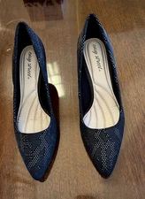 Easy Street Women's 10M Black Silver Comfort Shoes Heel Pumps NEW