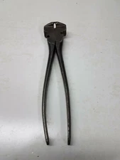 Vintage Fence Tool Staple Puller Pliers 10"