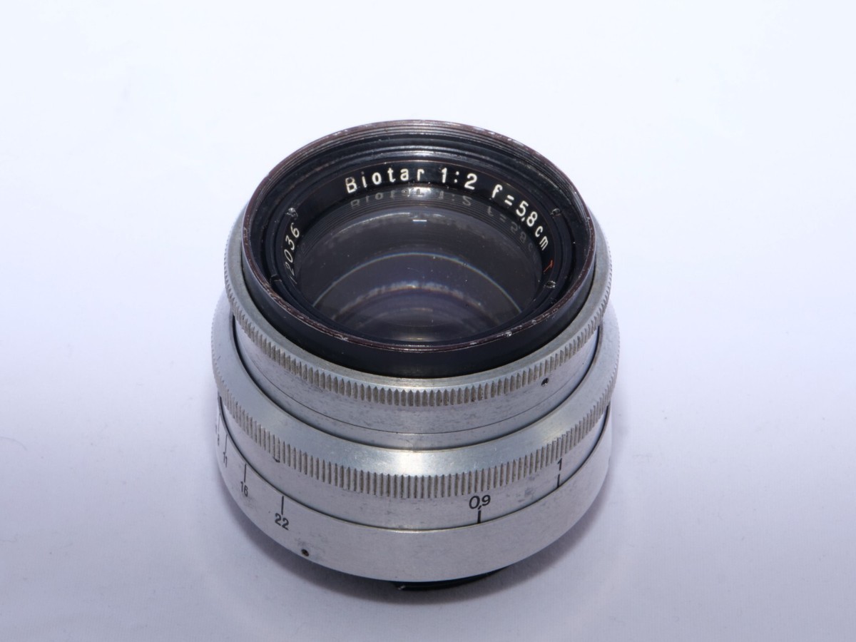 Exakta Carl Zeiss JENA Biotar 5.8cm f2 normal lens. Germany Exakta Carl Zeiss JENA Biotar 5.8cm f2 normal lens. Germany