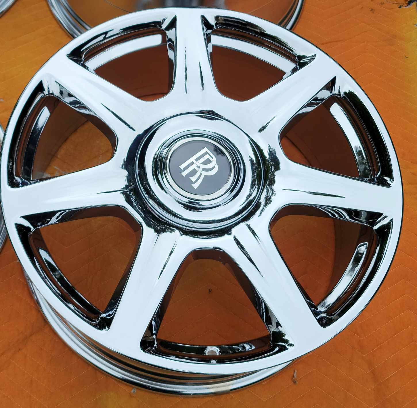 21" BRAND NEW CHROME OEM FACTORY ORIGINAL 2021 ROLLS ROYCE PHANTOM WHEELS RIMS.