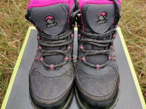 gelert hiking boots