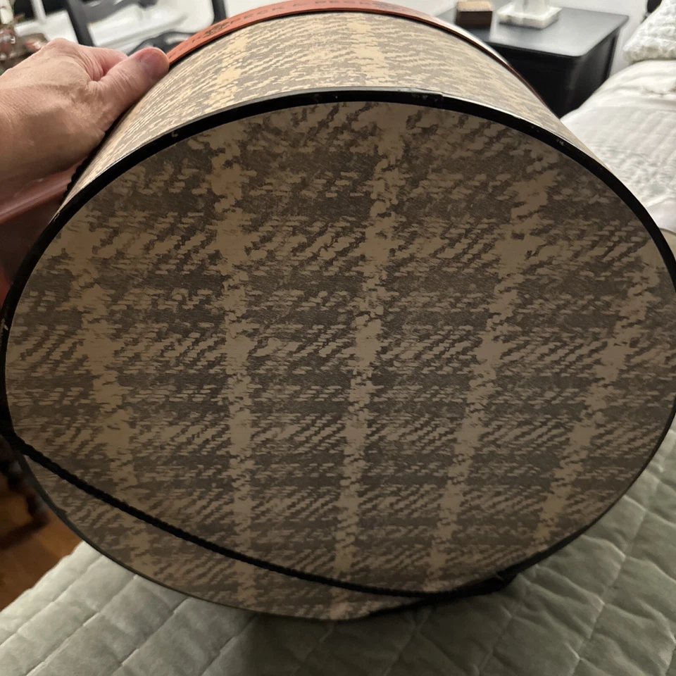 Sombrero de cubo de colección para mujer color crema con caja de sombrero original - picoteo y picoteo - único Foto 4 de 4