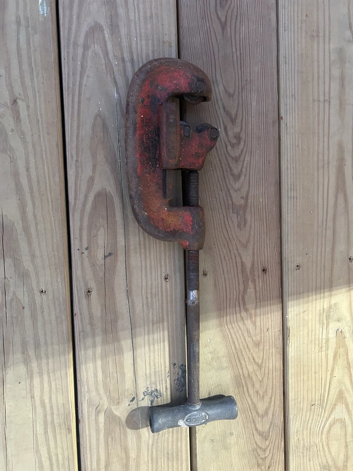 Original Rigid No 2  1/8" to 2" Heavy Duty Pipe Cutter made in ELYRIA OHIO USA - Image 3 of 3